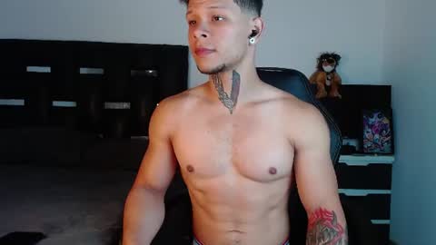 Snapshot of erosscott chatting on July 6, 11:18 pm Eros online show from July 6, 11:18 pm