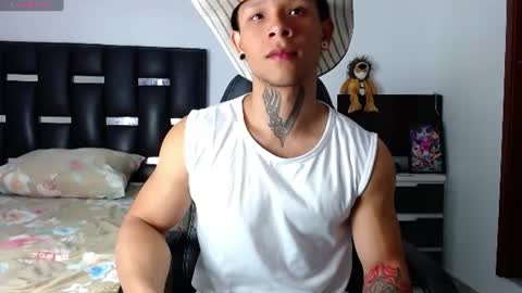 Snapshot of erosscott chatting on July 30, 3:33 pm Eros online show from July 30, 3:33 pm