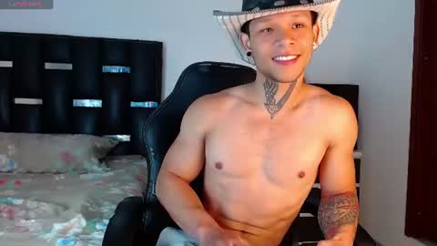 Snapshot of erosscott chatting on August 1, 3:55 pm Eros online show from August 1, 3:55 pm