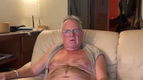 Snapshot of erostalk chatting on October 27, 12:58 am eros online show from October 27, 12:58 am