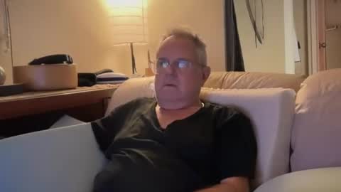 Snapshot of erostalk chatting on October 29, 11:56 am eros online show from October 29, 11:56 am