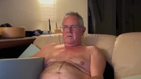 Snapshot of erostalk chatting on October 31, 9:27 pm eros online show from October 31, 9:27 pm