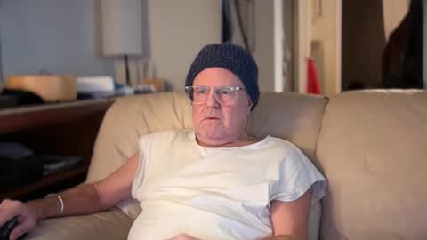 Snapshot of erostalk chatting on November 22, 9:14 pm eros online show from November 22, 9:14 pm