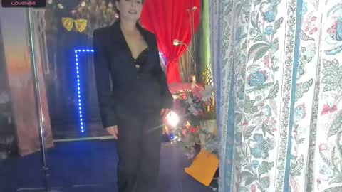 Snapshot of erotic_dessire chatting on October 9, 5:22 pm Eve online show from October 9, 5:22 pm