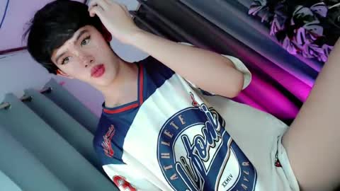 Snapshot of erotic_empress18 chatting on June 28, 12:22 pm erotic_empress18 online show from June 28, 12:22 pm