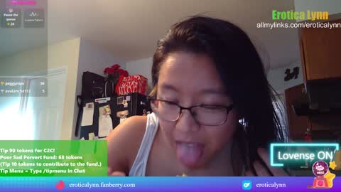 Lynn   online show from December 4, 8:51 pm