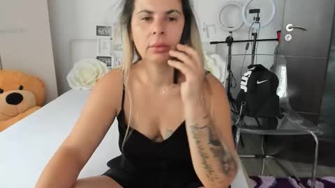 eroticsensualkitty4u online show from September 10, 7:19 am