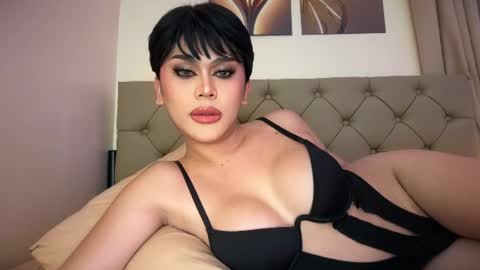 Snapshot of erotictsmonica chatting on June 18, 6:45 pm monica online show from June 18, 6:45 pm
