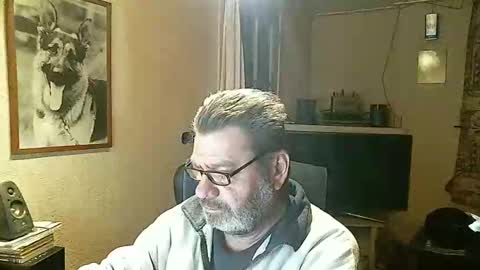 Erwins room welcome sound on online show from January 23, 12:57 am