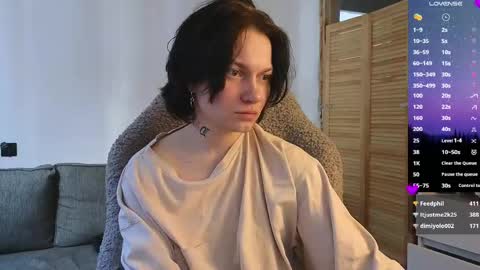 esajukyy online show from March 31, 10:04 am