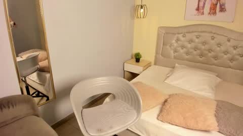 Escarlet online show from November 10, 12:37 pm