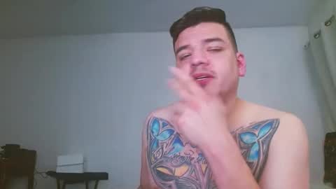 Snapshot of escodamus12 chatting on December 6, 3:19 am escodamus12 online show from December 6, 3:19 am