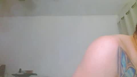 Snapshot of escodamus12 chatting on January 30, 1:55 am escodamus12 online show from January 30, 1:55 am