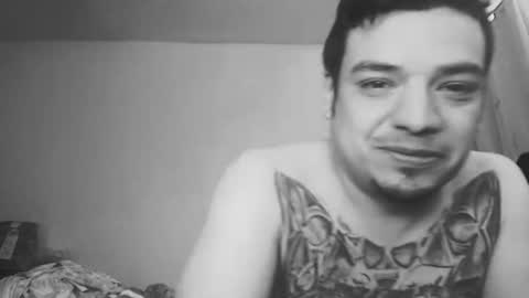 Snapshot of escodamus12 chatting on March 10, 4:14 pm escodamus12 online show from March 10, 4:14 pm