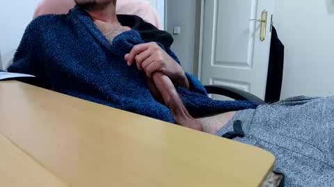 Snapshot of escudo90 chatting on October 11, 2:22 am escudo90 online show from October 11, 2:22 am