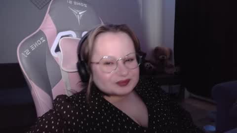 Snapshot of esfir_ chatting on October 31, 11:55 am esfir_ online show from October 31, 11:55 am