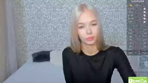 Snapshot of eshcka chatting on October 30, 1:34 pm Megan and Brad online show from October 30, 1:34 pm