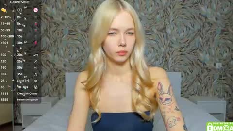 Snapshot of eshcka chatting on June 23, 8:12 am Megan and Brad online show from June 23, 8:12 am