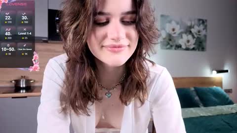 EshleGreen online show from November 15, 2:13 pm