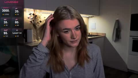 Snapshot of eshleeeygreen chatting on February 22, 8:40 pm EshleGreen online show from February 22, 8:40 pm