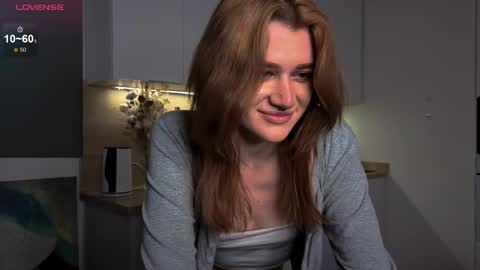 Snapshot of eshleeeygreen chatting on March 3, 9:42 pm EshleGreen online show from March 3, 9:42 pm