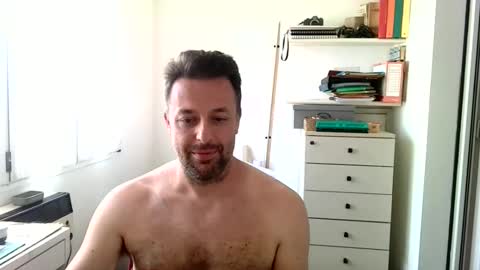 esibizionista 91 online show from June 8, 7:31 am