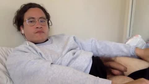 esiiiiiiiiis online show from May 21, 6:48 pm