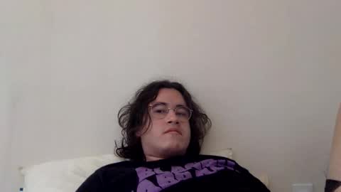 esiiis online show from February 7, 7:06 pm