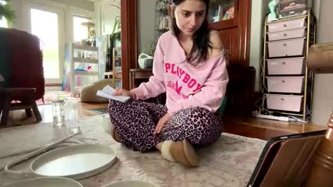 esimaralda online show from May 23, 4:11 pm