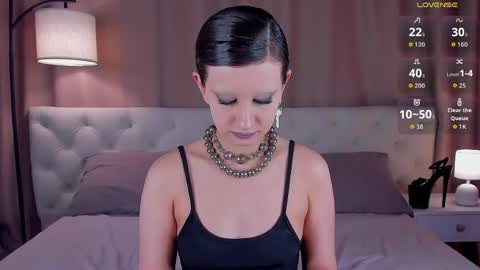 Snapshot of esme_fox chatting on April 29, 5:30 pm esme_fox online show from April 29, 5:30 pm