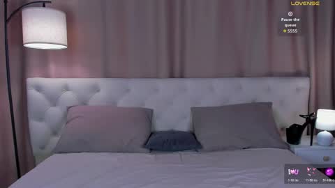 Snapshot of esme_fox chatting on May 19, 5:41 pm esme_fox online show from May 19, 5:41 pm
