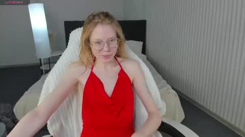 Esme Runn online show from July 4, 3:02 am