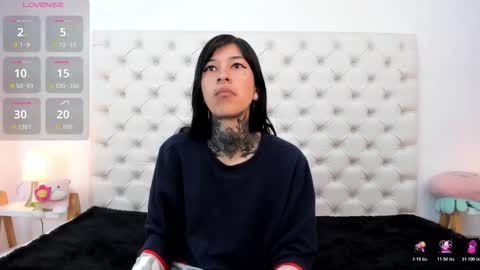 esmeralda  online show from January 19, 2:32 pm