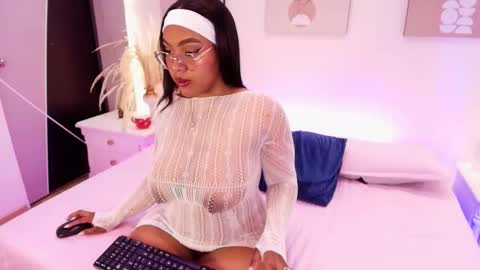 esmeralda online show from March 10, 3:22 am