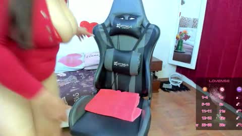 esme online show from March 4, 7:53 pm