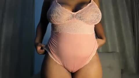 Esme online show from January 7, 11:29 pm