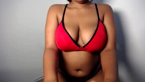 Esme online show from May 16, 12:26 pm