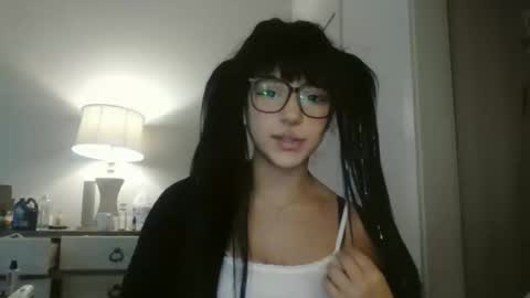 Snapshot of esoterickitten777 chatting on November 24, 8:30 pm axe online show from November 24, 8:30 pm