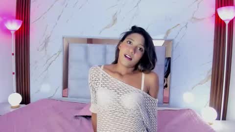 esperanzamora online show from March 25, 12:11 pm