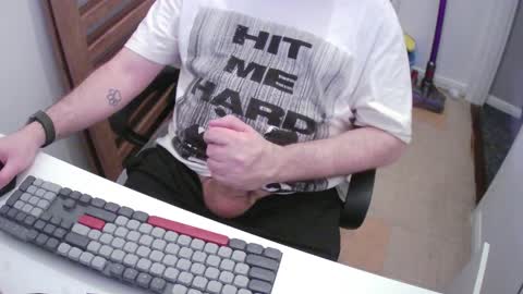 Snapshot of essex_wild chatting on April 1, 7:33 pm Morph online show from April 1, 7:33 pm