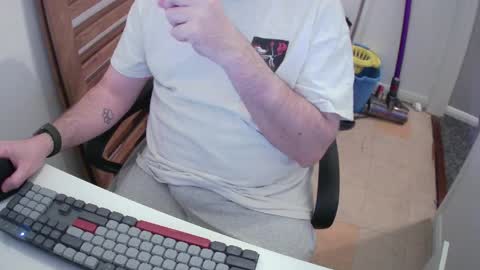 Snapshot of essex_wild chatting on April 4, 7:33 pm Morph online show from April 4, 7:33 pm