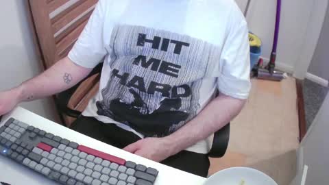 Snapshot of essex_wild chatting on April 8, 7:58 pm Morph online show from April 8, 7:58 pm
