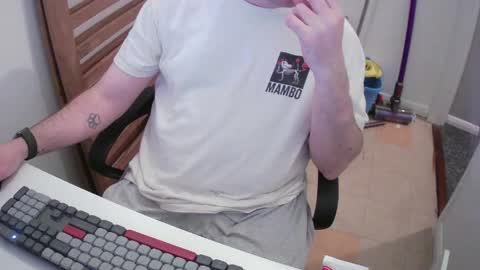 Snapshot of essex_wild chatting on April 19, 7:49 pm Morph online show from April 19, 7:49 pm