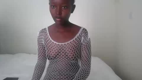 Snapshot of essypetite chatting on November 18, 1:48 pm essypetite online show from November 18, 1:48 pm