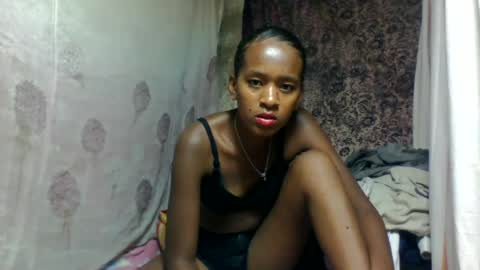 Snapshot of estancelee chatting on June 15, 8:22 pm estancelee online show from June 15, 8:22 pm