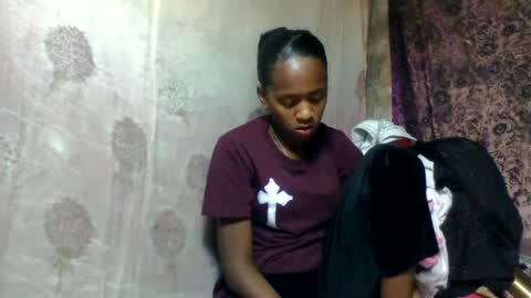Snapshot of estancelee chatting on June 16, 11:57 am estancelee online show from June 16, 11:57 am