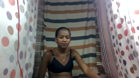 Snapshot of estancelee chatting on June 18, 7:07 pm estancelee online show from June 18, 7:07 pm