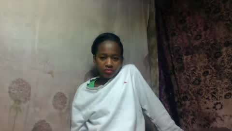 Snapshot of estancelee chatting on June 23, 6:44 am estancelee online show from June 23, 6:44 am
