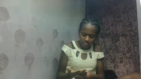 Snapshot of estancelee chatting on June 29, 11:10 am estancelee online show from June 29, 11:10 am