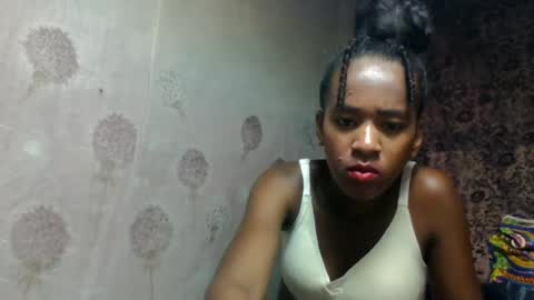 Snapshot of estancelee chatting on July 4, 9:32 pm estancelee online show from July 4, 9:32 pm